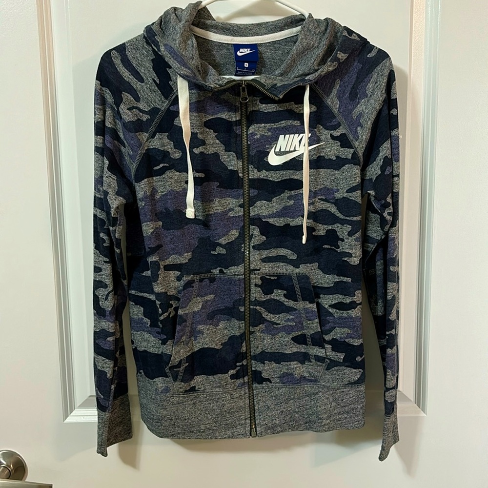 Women’s Nike - full zip sweatshirt